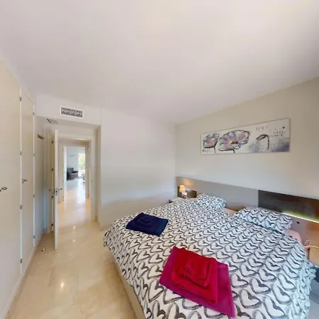Urb. Los Iris, Luxury 3 Bed Apartment *